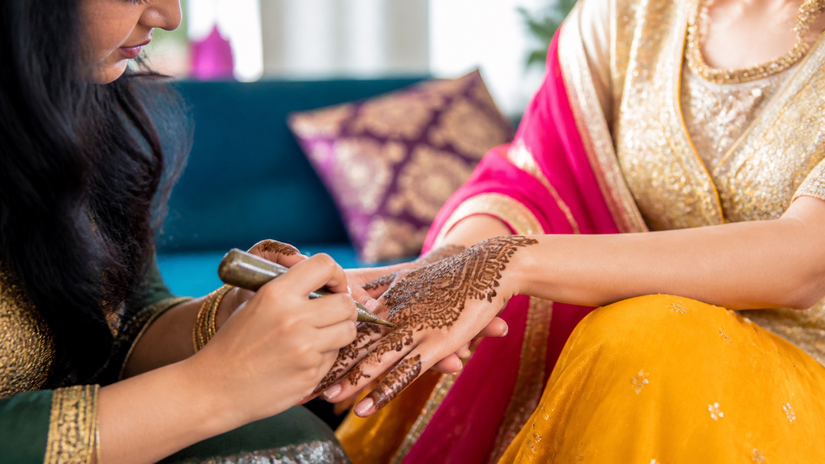 Hiring a US-based mehndi artist when relatives send Instagram only