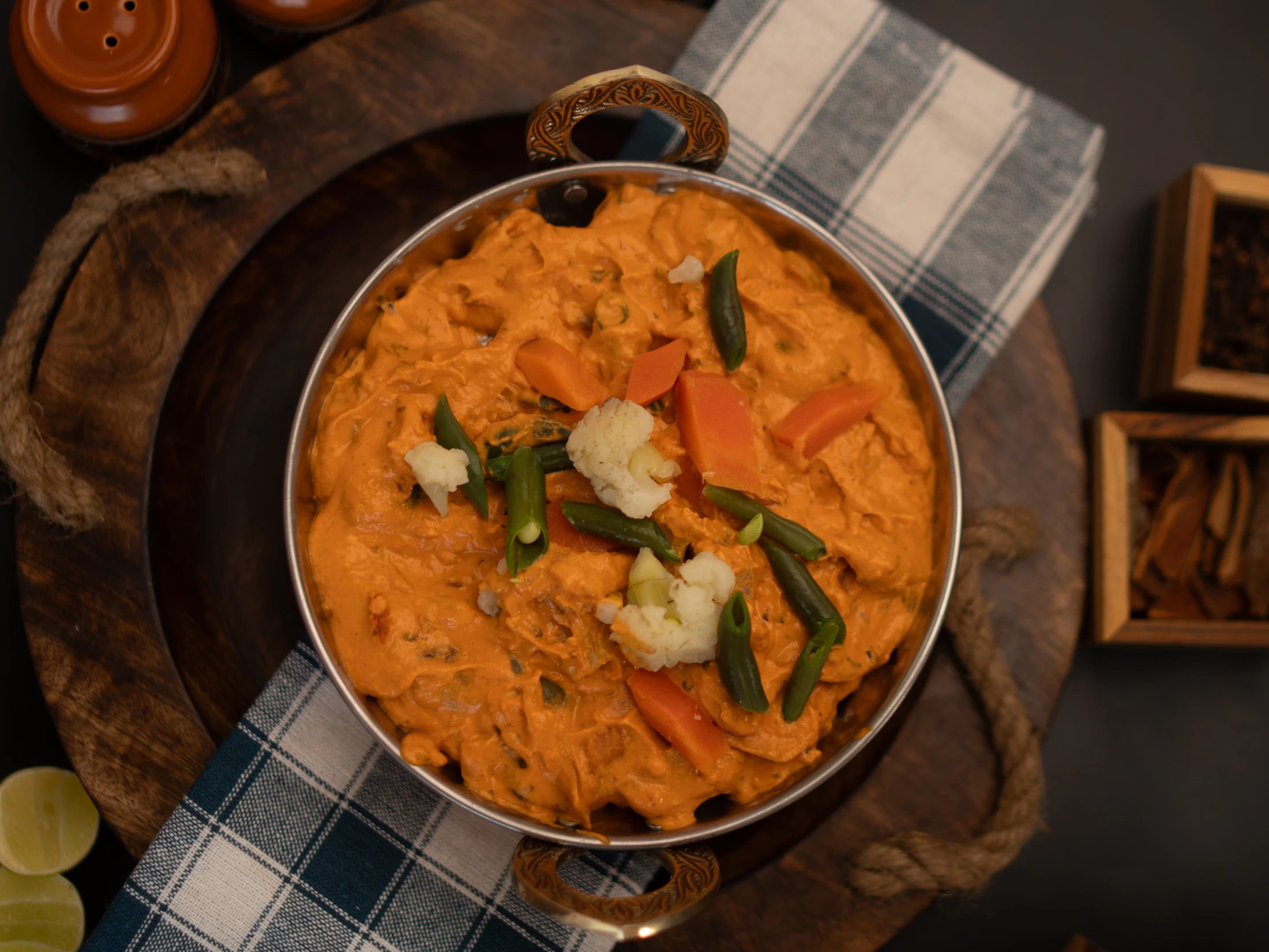 Nihari at home: a slow pot, a smooth thickening and a fresh finish