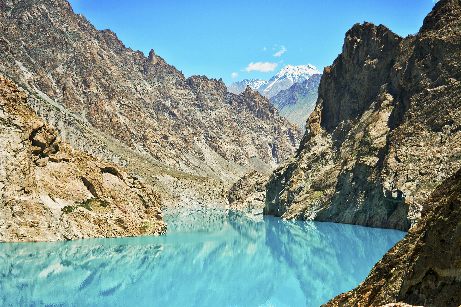 Hunza or Skardu for a first trip