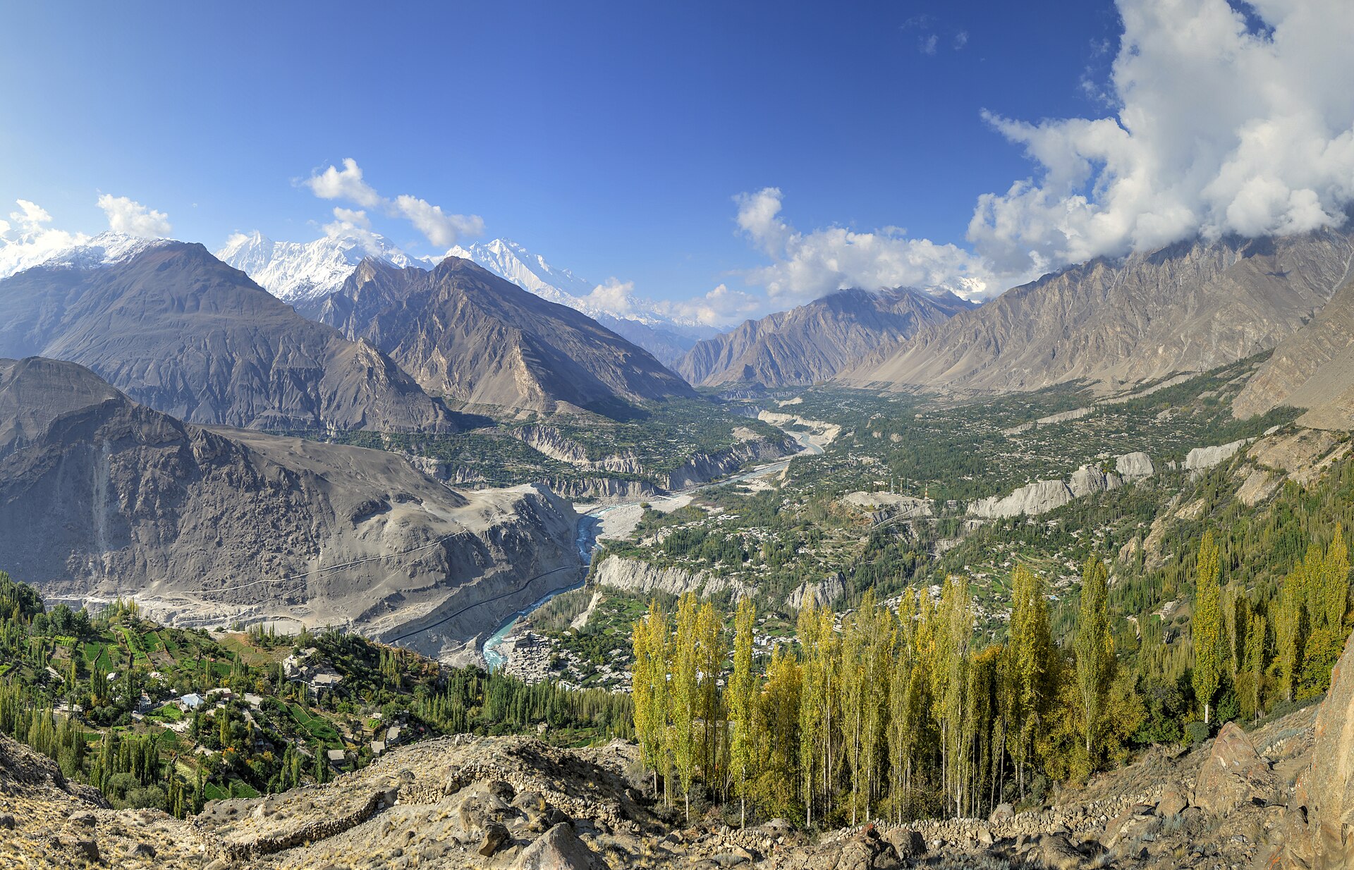 A slow Sunday in Hunza