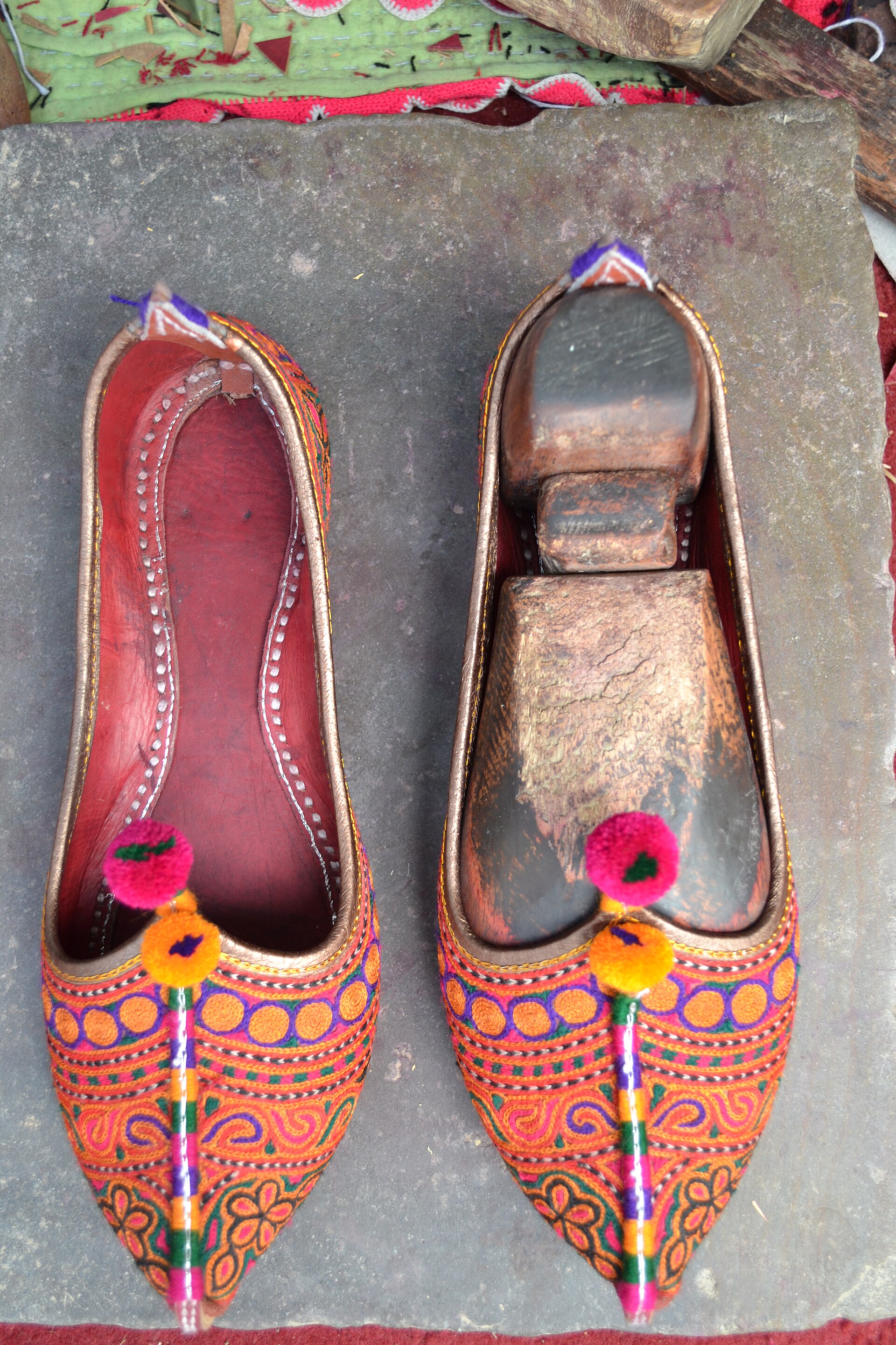 Sneakers with shalwar kameez: proportion, colour and trouser length