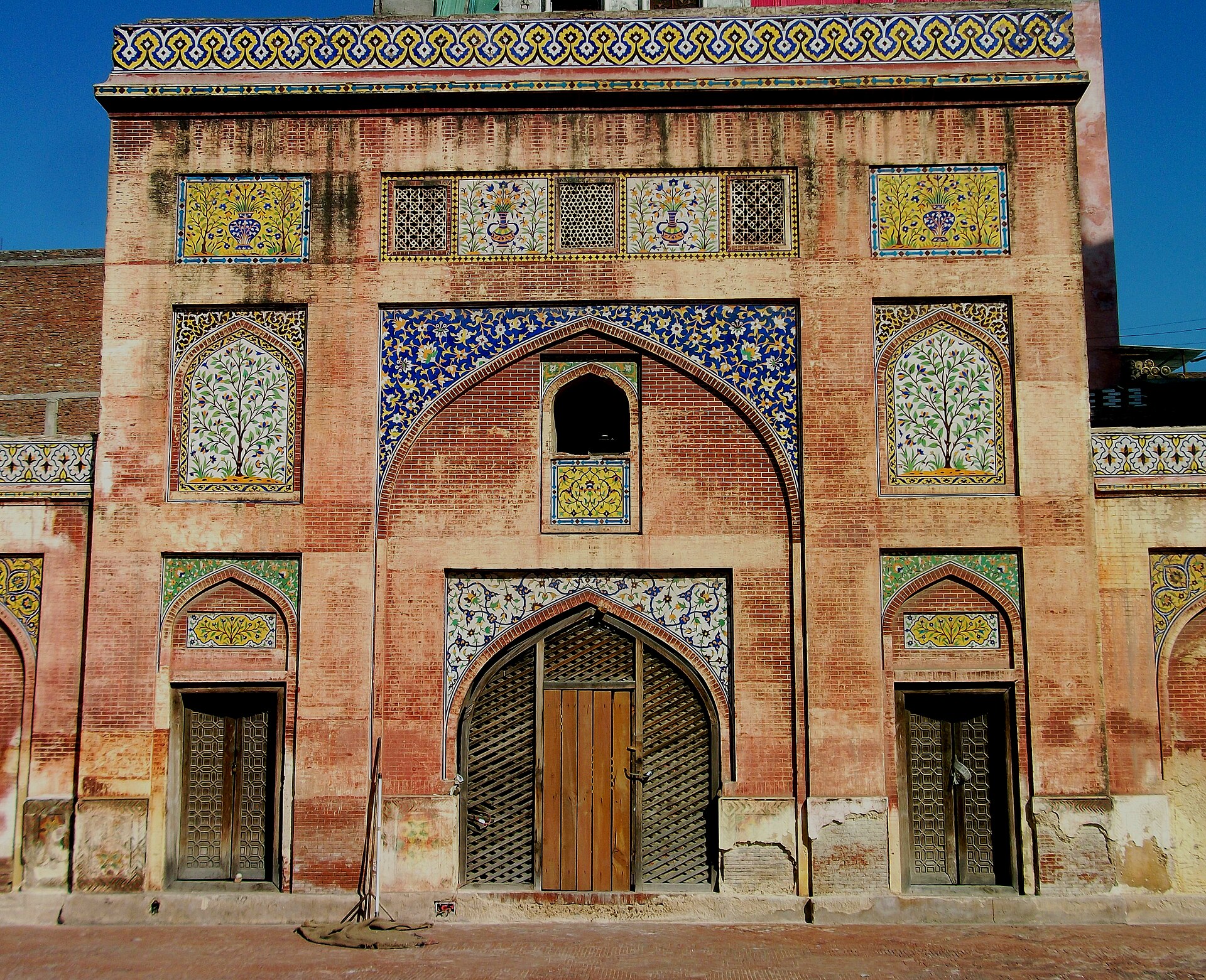 Derawar Fort and Cholistan: permissions, heat and distance